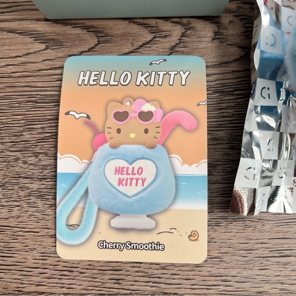Hello Kitty Miniso Summer Tan Series Confirmed Cherry Smoothie Aroma Pendant - Picture 4 of 9